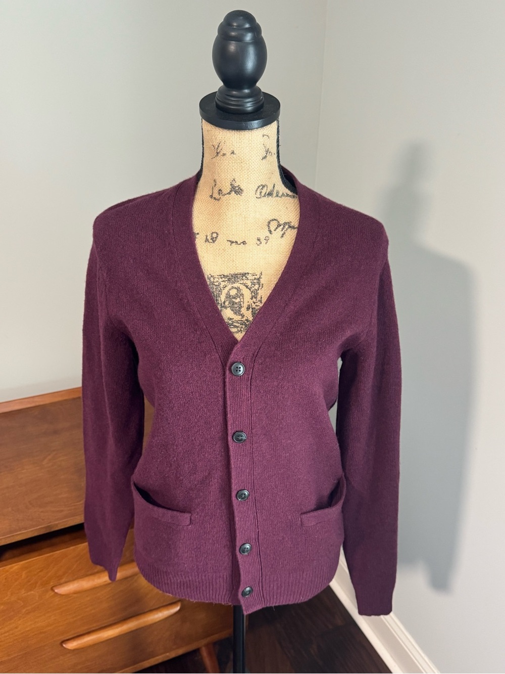 Uniqlo Women's Burgundy V-Neck Button Cardigan